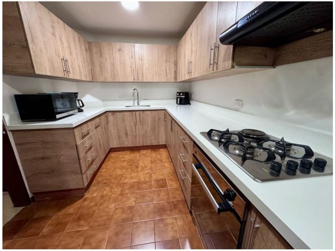 Apartamento de 3 alcobas en venta en El Poblado, Medellín, 142 m² · foto 8 de 24