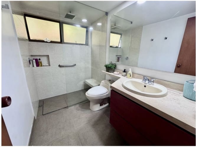 Apartamento de 3 alcobas en venta en El Poblado, Medellín, 142 m² · foto 23 de 24