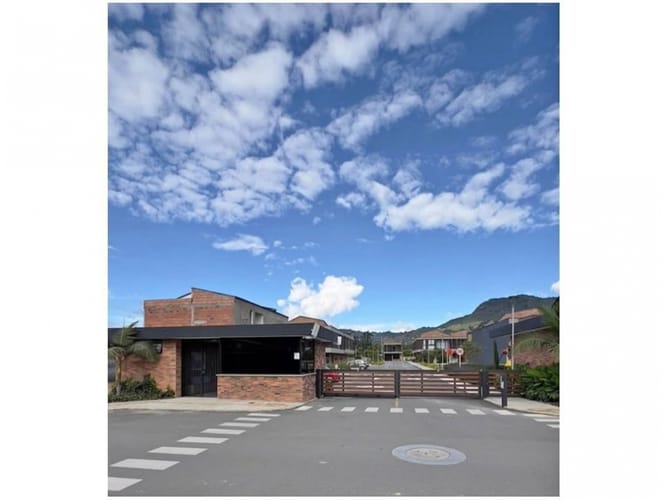 Casa de 3 alcobas en venta en La Ceja, 130 m² · foto 9 de 9