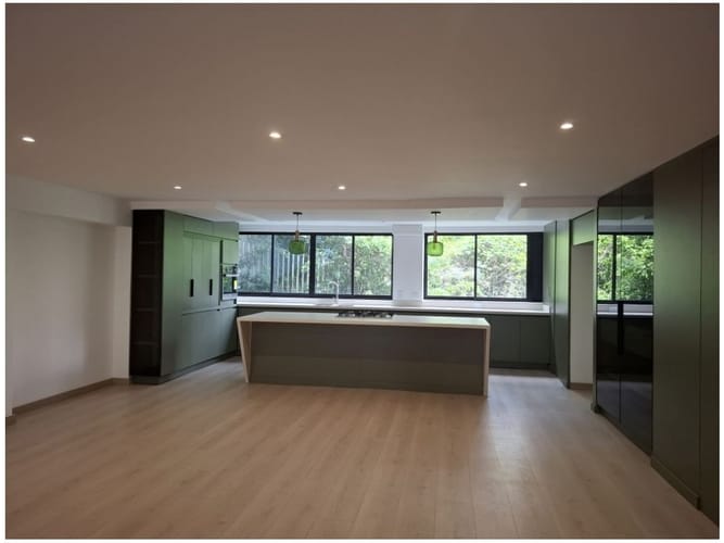 Apartamento de 3 alcobas en venta en El Poblado, Medellín, 295 m² · foto 2 de 24