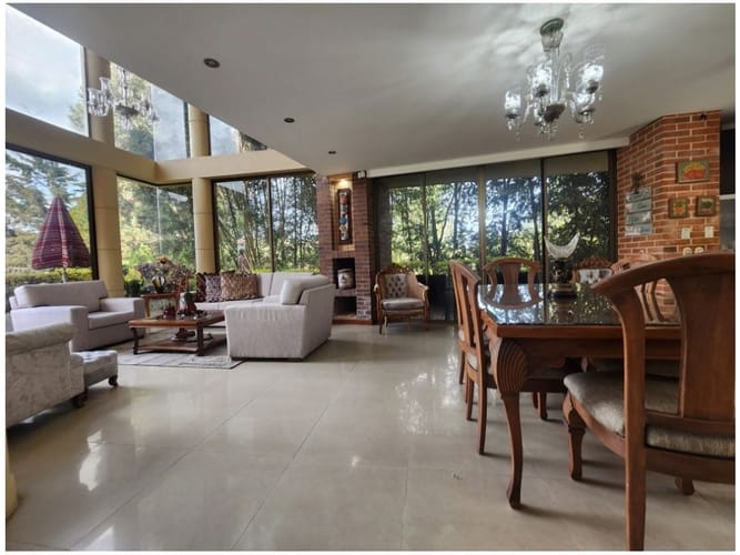 Casa de 4 alcobas en venta en Loma Del Escobero, Envigado, 480 m² · foto 3 de 24