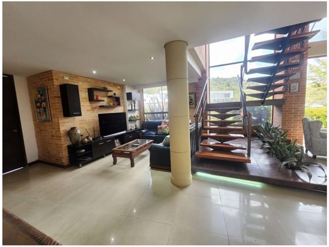 Casa de 4 alcobas en venta en Loma Del Escobero, Envigado, 480 m² · foto 4 de 24