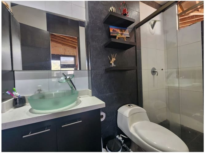 Casa de 4 alcobas en venta en Loma Del Escobero, Envigado, 480 m² · foto 12 de 24