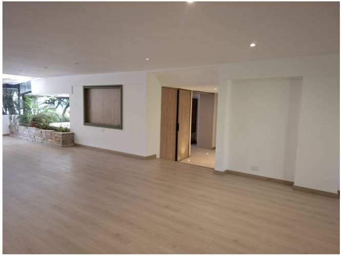 Apartamento de 3 alcobas en venta en El Poblado, Medellín, 295 m² · foto 17 de 24