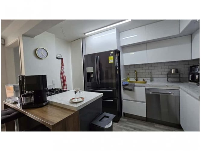Casa de 8 alcobas en venta en Belen La Palma, Medellín, 489 m² · foto 11 de 24