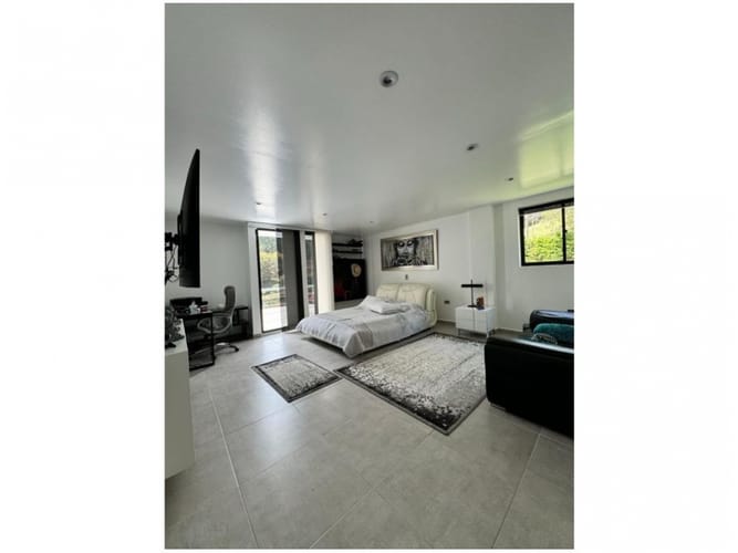 Casa de 4 alcobas en venta en Loma Del Escobero, Envigado, 220 m² · foto 4 de 24