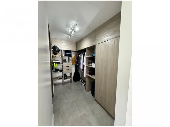 Casa de 4 alcobas en venta en Loma Del Escobero, Envigado, 220 m² · foto 8 de 24