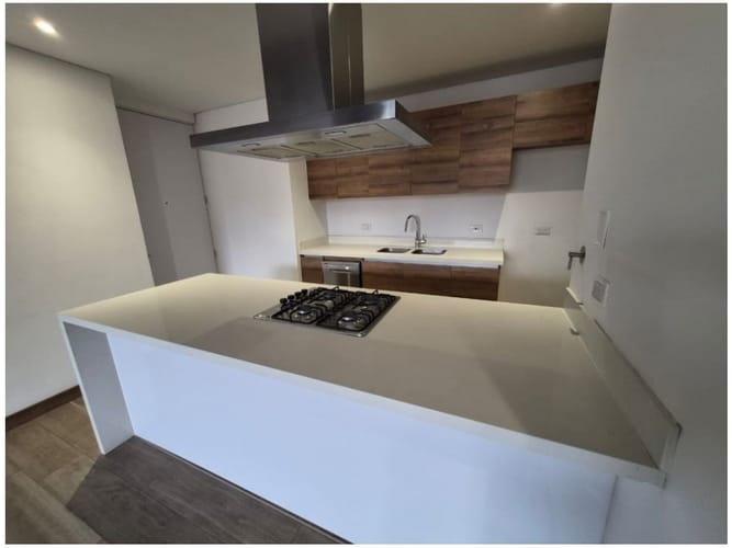 Apartamento en venta en El Poblado, Medellín · foto 8 de 21
