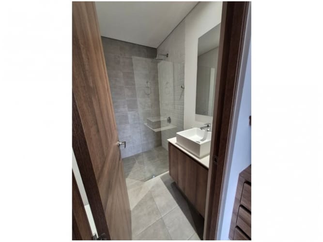 Apartamento en venta en El Poblado, Medellín · foto 9 de 21
