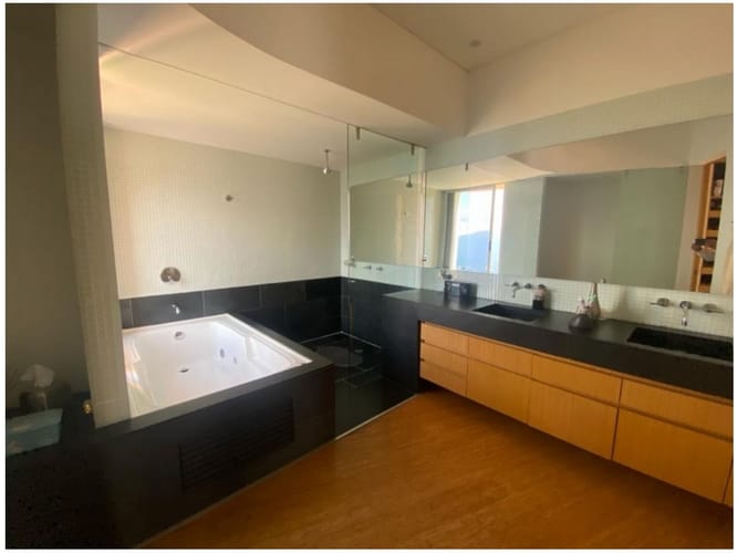 Casa de 3 alcobas en venta en El Poblado, Medellín, 530 m² · foto 16 de 24