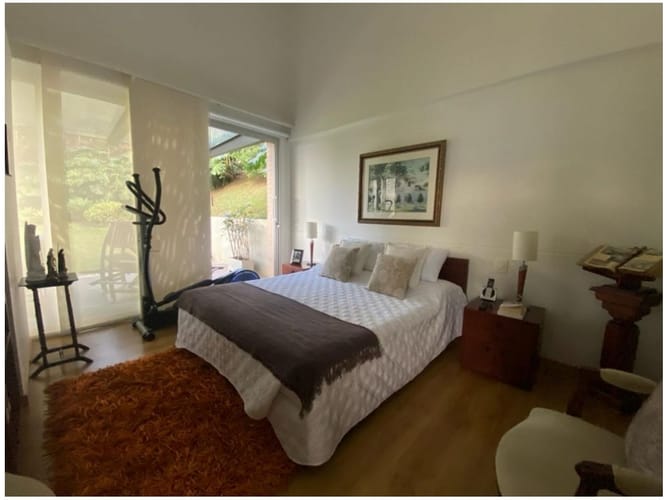 Casa de 3 alcobas en venta en El Poblado, Medellín, 530 m² · foto 20 de 24