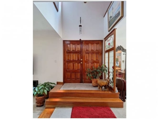 Casa de 3 alcobas en venta en Altos Del Poblado, Medellín, 355 m² · foto 5 de 10