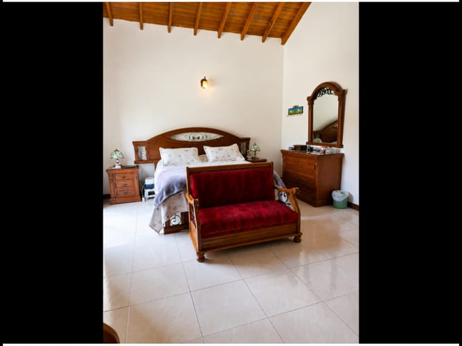 Casa de 3 alcobas en venta en Altos Del Poblado, Medellín, 355 m² · foto 7 de 10