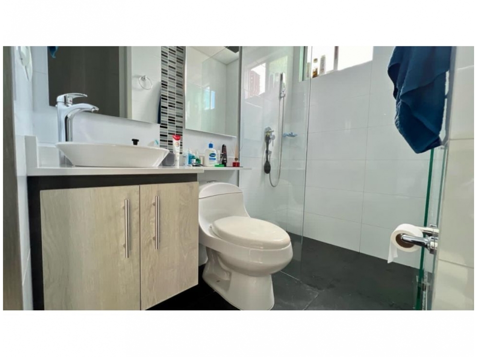 Apartamento en venta en El Poblado, Medellín · foto 8 de 12