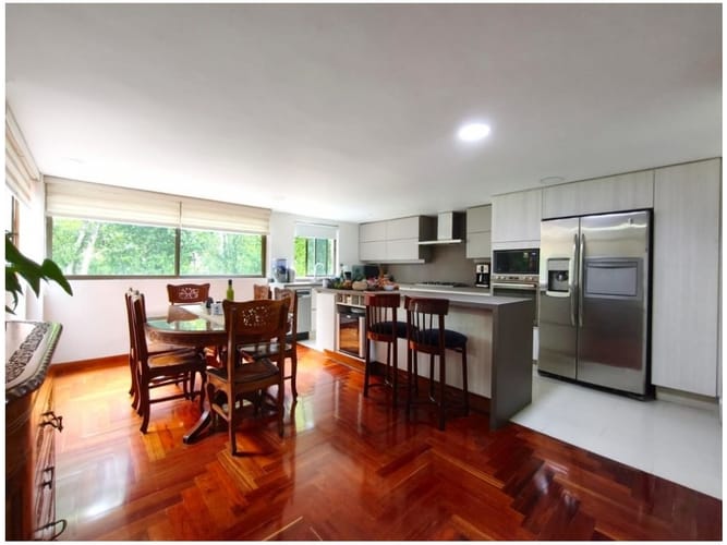 Casa de 4 alcobas en venta en Las Lomas, Medellín, 294 m² · foto 3 de 24