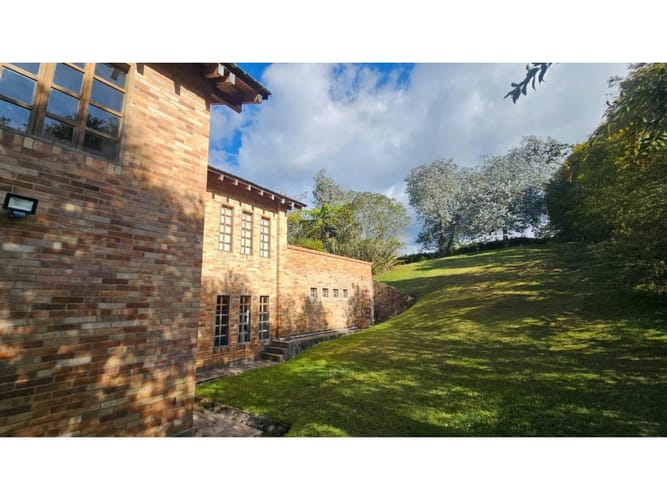 Casa de 5 alcobas en venta en Escobero, Envigado, 416 m² · foto 8 de 11