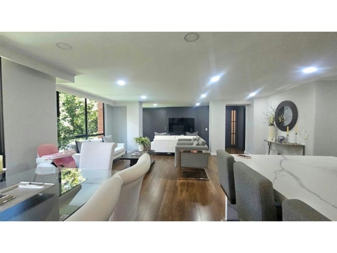 Casa de 5 alcobas en venta en Escobero, Envigado, 416 m² · foto 9 de 11