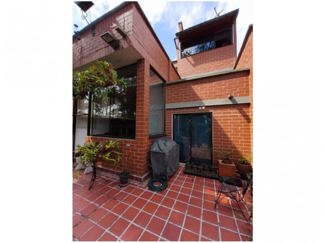 Casa de 4 alcobas en venta en Las Lomas, Medellín, 294 m² · foto 9 de 24