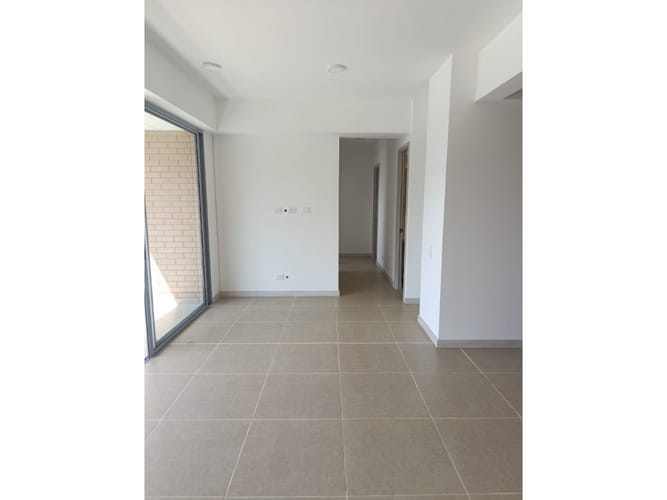 Apartamento de 3 alcobas en venta en El Poblado, Medellín, 81 m² · foto 3 de 9