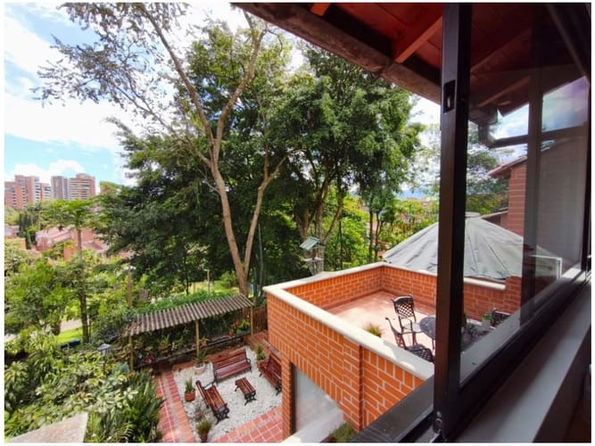 Casa de 4 alcobas en venta en Las Lomas, Medellín, 294 m² · foto 18 de 24