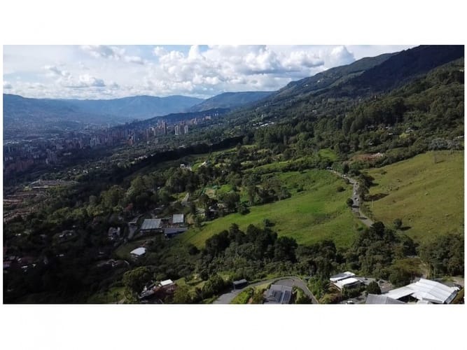 Lote en venta en Loma Del Escobero, Envigado, 6400 m² · foto 7 de 14