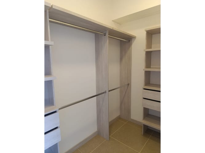 Apartamento de 3 alcobas en venta en El Poblado, Medellín, 81 m² · foto 4 de 9