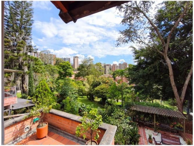 Casa de 4 alcobas en venta en Las Lomas, Medellín, 294 m² · foto 19 de 24