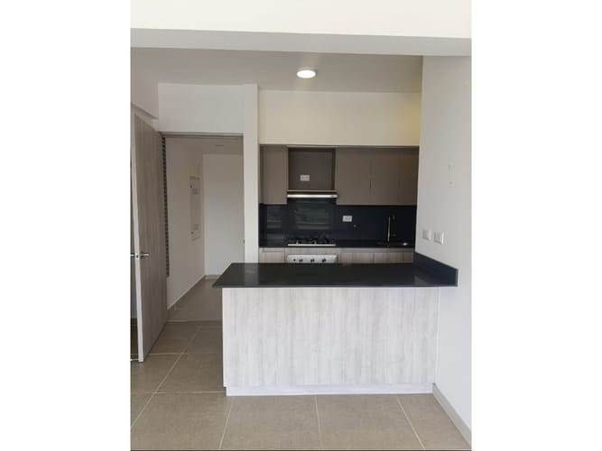 Apartamento de 3 alcobas en venta en El Poblado, Medellín, 81 m² · foto 6 de 9
