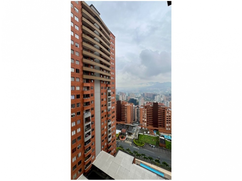 Apartamento en venta en El Poblado, Medellín · foto 8 de 16