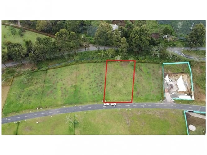 Lote en venta en El Tambo, La Ceja, 1421 m² · foto 5 de 9