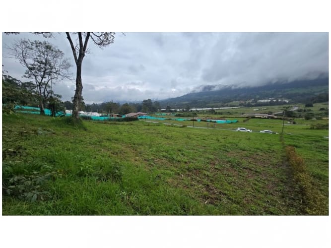 Lote en venta en El Tambo, La Ceja, 1421 m² · foto 7 de 9