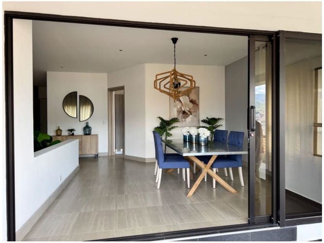 Apartamento de 4 alcobas en venta en El Poblado, Medellín, 277 m² · foto 8 de 24