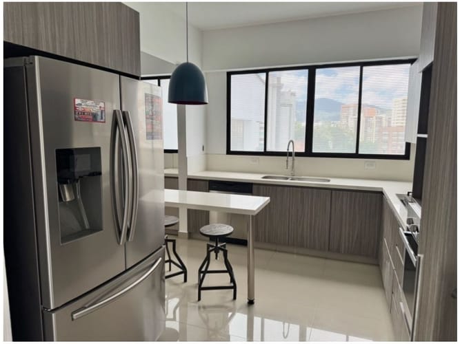 Apartamento de 4 alcobas en venta en El Poblado, Medellín, 277 m² · foto 13 de 24