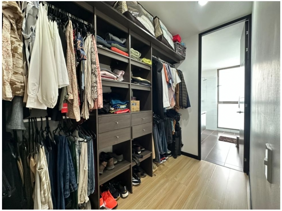 Apartamento en venta en El Poblado, Medellín · foto 19 de 24