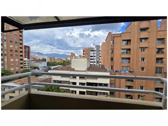 Apartamento en venta en Laureles, Medellín · foto 2 de 15