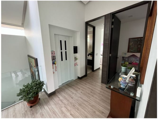 Casa de 5 alcobas en venta en Vía Las Palmas, Envigado, 420 m² · foto 18 de 24