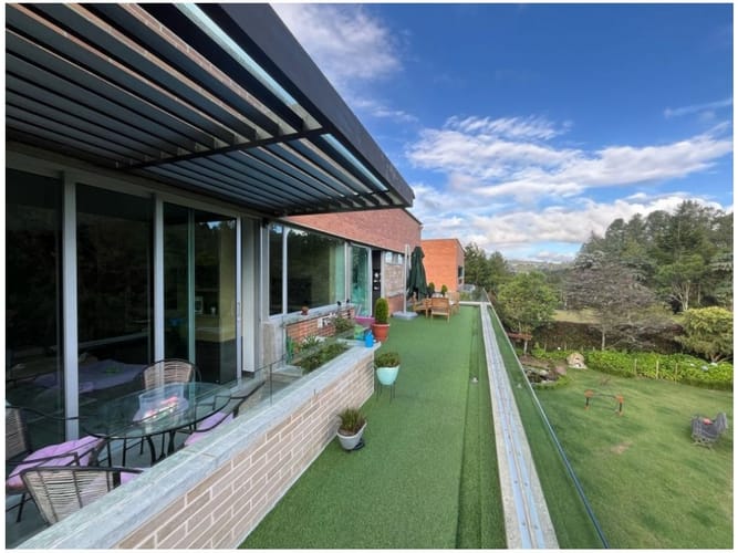 Casa de 5 alcobas en venta en Vía Las Palmas, Envigado, 420 m² · foto 19 de 24