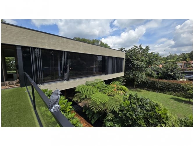 Casa de 4 alcobas en venta en Llano Grande, Rionegro, 1643 m² · foto 3 de 24