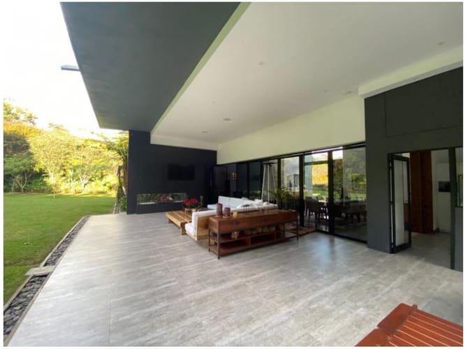 Casa en venta en Loma Del Chocho, Envigado · foto 2 de 24