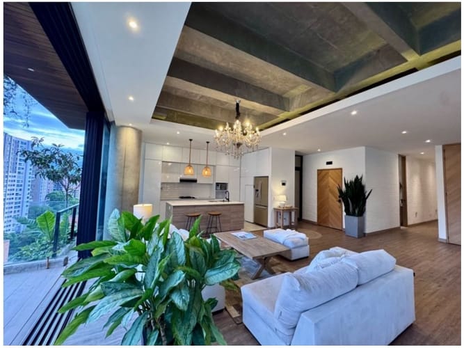 Apartamento de 3 alcobas en venta en El Poblado, Medellín, 242 m² · foto 3 de 24
