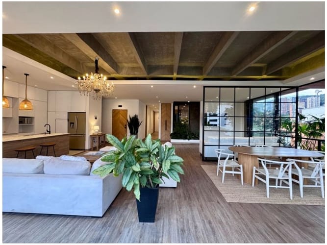 Apartamento de 3 alcobas en venta en El Poblado, Medellín, 242 m² · foto 4 de 24