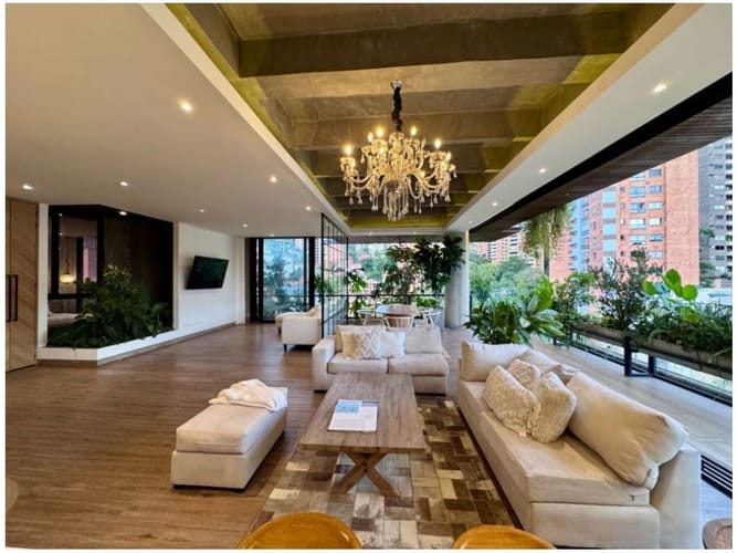 Apartamento de 3 alcobas en venta en El Poblado, Medellín, 242 m² · foto 5 de 24