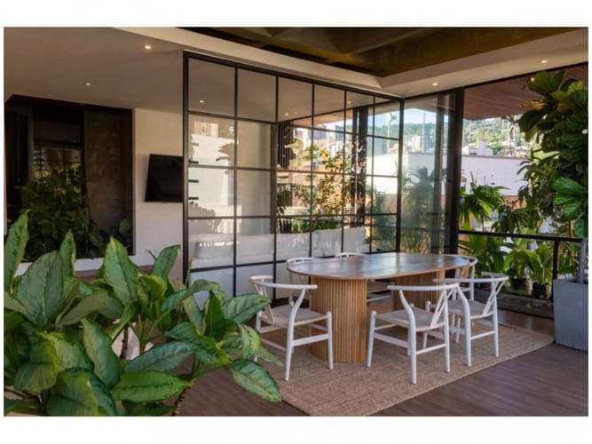 Apartamento de 3 alcobas en venta en El Poblado, Medellín, 242 m² · foto 9 de 24