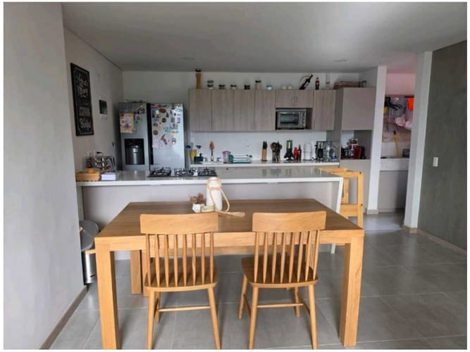 Apartamento de 3 alcobas en venta en Camino Verde, Medellín, 80 m² · foto 4 de 16