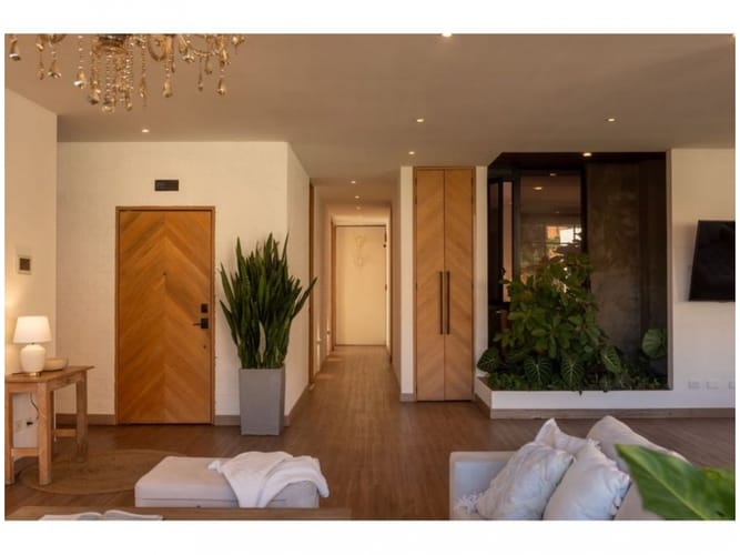Apartamento de 3 alcobas en venta en El Poblado, Medellín, 242 m² · foto 18 de 24