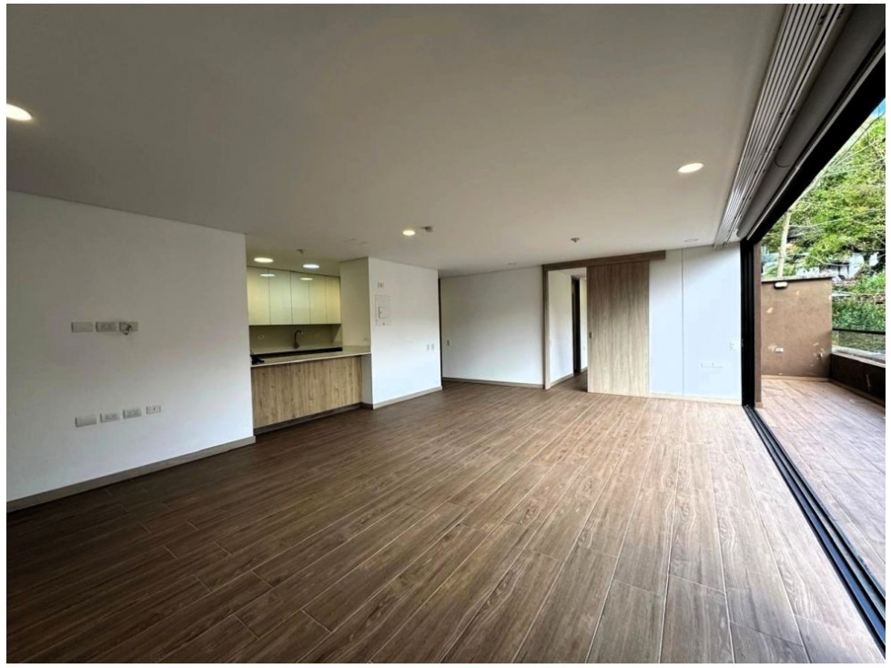 Apartamento en venta en Loma Del Escobero, Envigado · foto 4 de 24