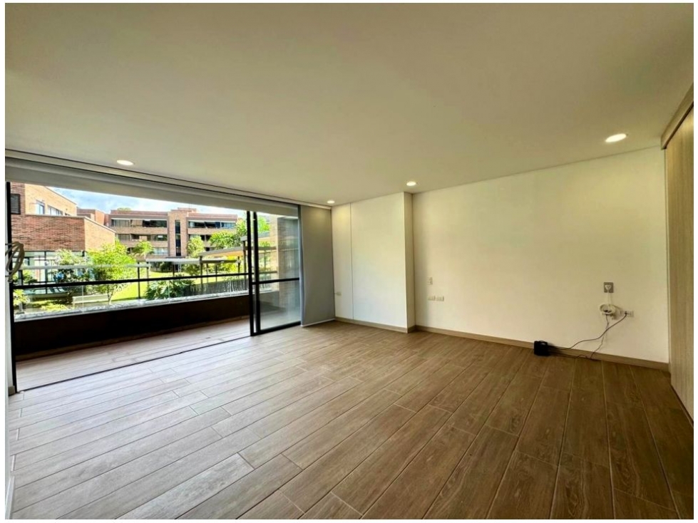 Apartamento en venta en Loma Del Escobero, Envigado · foto 5 de 24