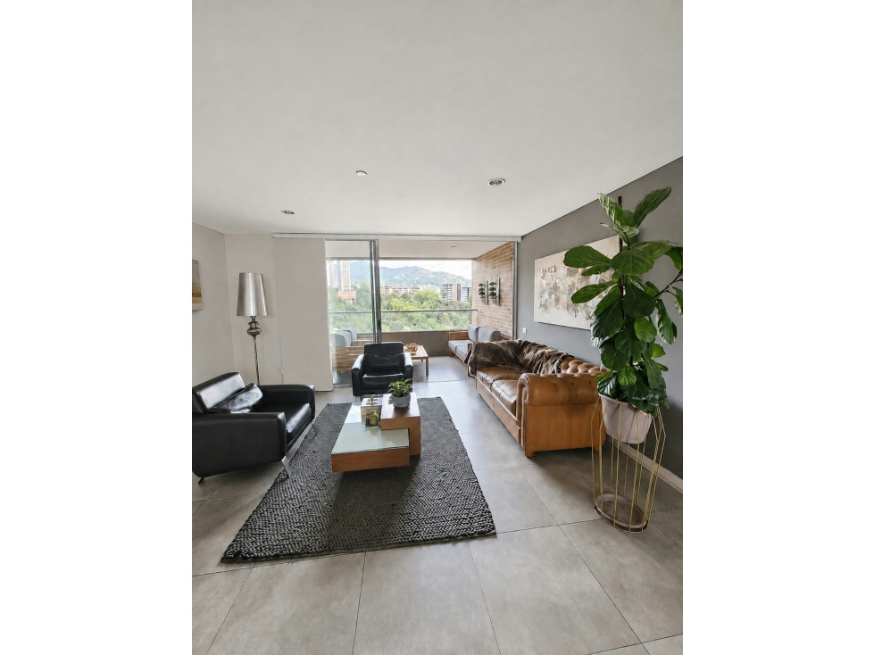 Apartamento en venta en Loma Benedictinos, Envigado · foto 2 de 11