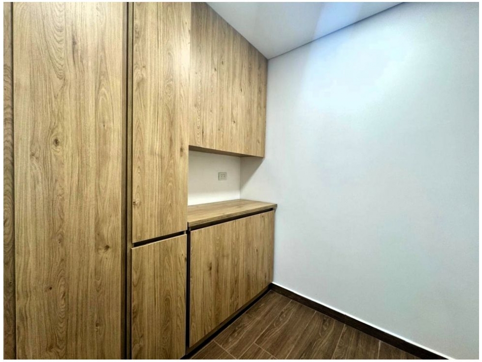 Apartamento en venta en Loma Del Escobero, Envigado · foto 11 de 24