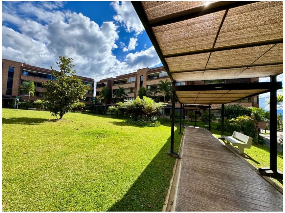 Apartamento en venta en Loma Del Escobero, Envigado · foto 20 de 24